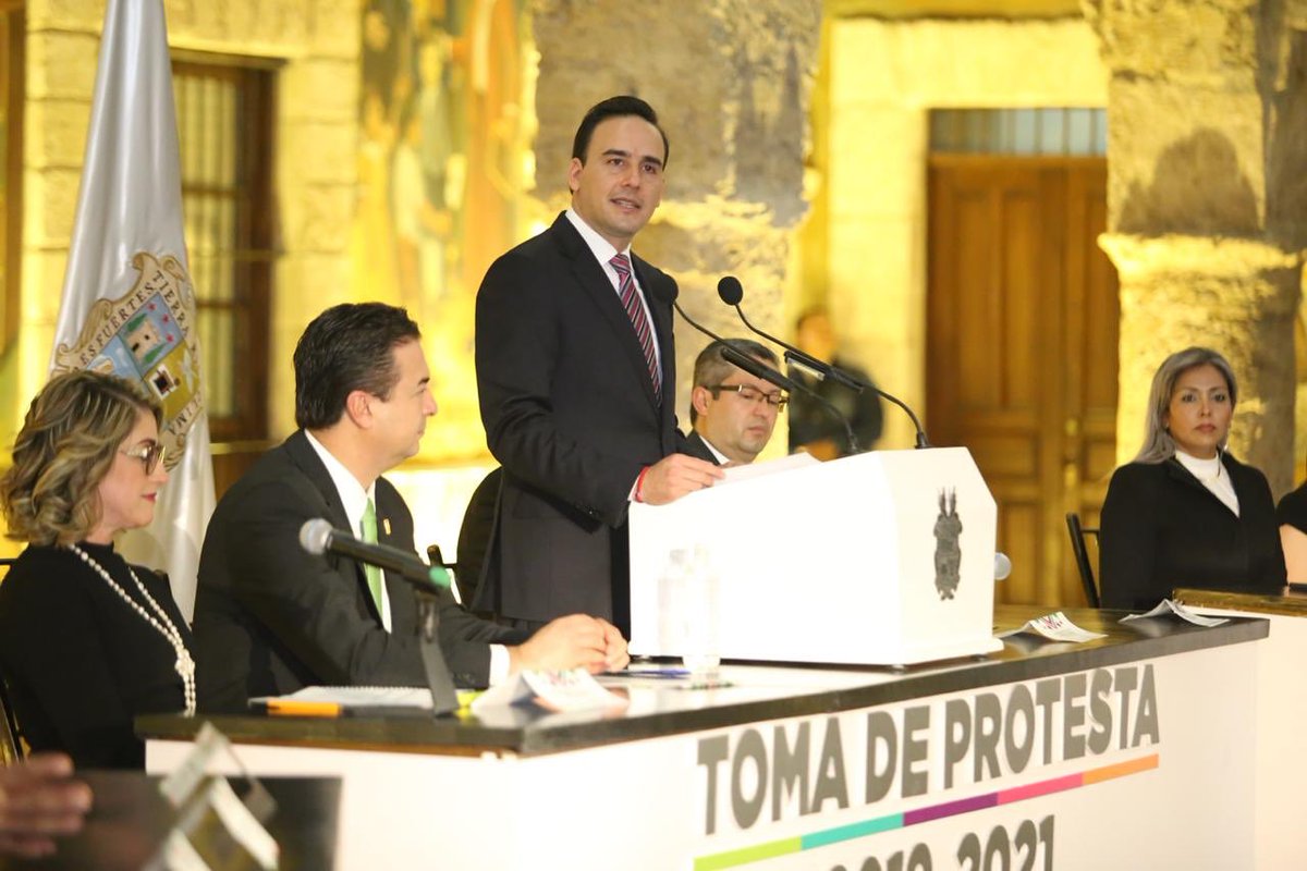 manolojim's tweet photo. El día de hoy tomé protesta como Presidente Municipal de Saltillo para el periodo 2019-2021. 
Junto a un gran equipo refrendo mi compromiso de seguir trabajando con honestidad, fuerza y pasión por el bien de nuestro municipio. #SigamosJuntos #TodosPorSaltillo https://t.co/HWmqZVOs6R
