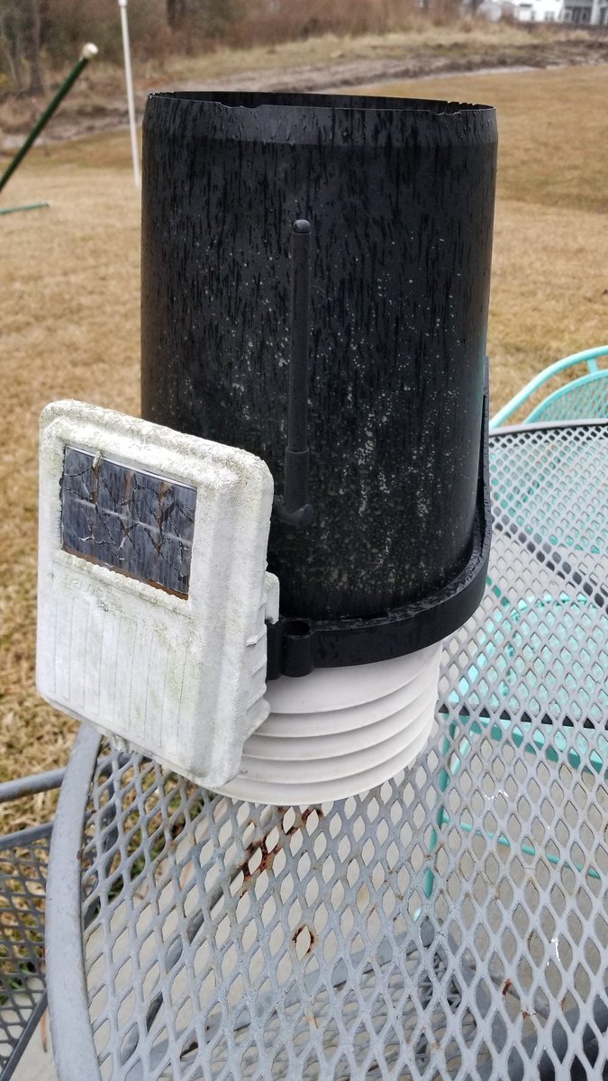 justplainlane's tweet photo. Weather related post. Retired my @davisinst Vantage Pro2 today. Has been in service since 2001. Survived: 2 hurricanes,  hail, a few snow and ice storms, proximity hit by lightning multiple times, moving x3, and still works just fine. #damnwellbuilt #scwx #chswx #goingintostorage https://t.co/CcrhIVvCg6