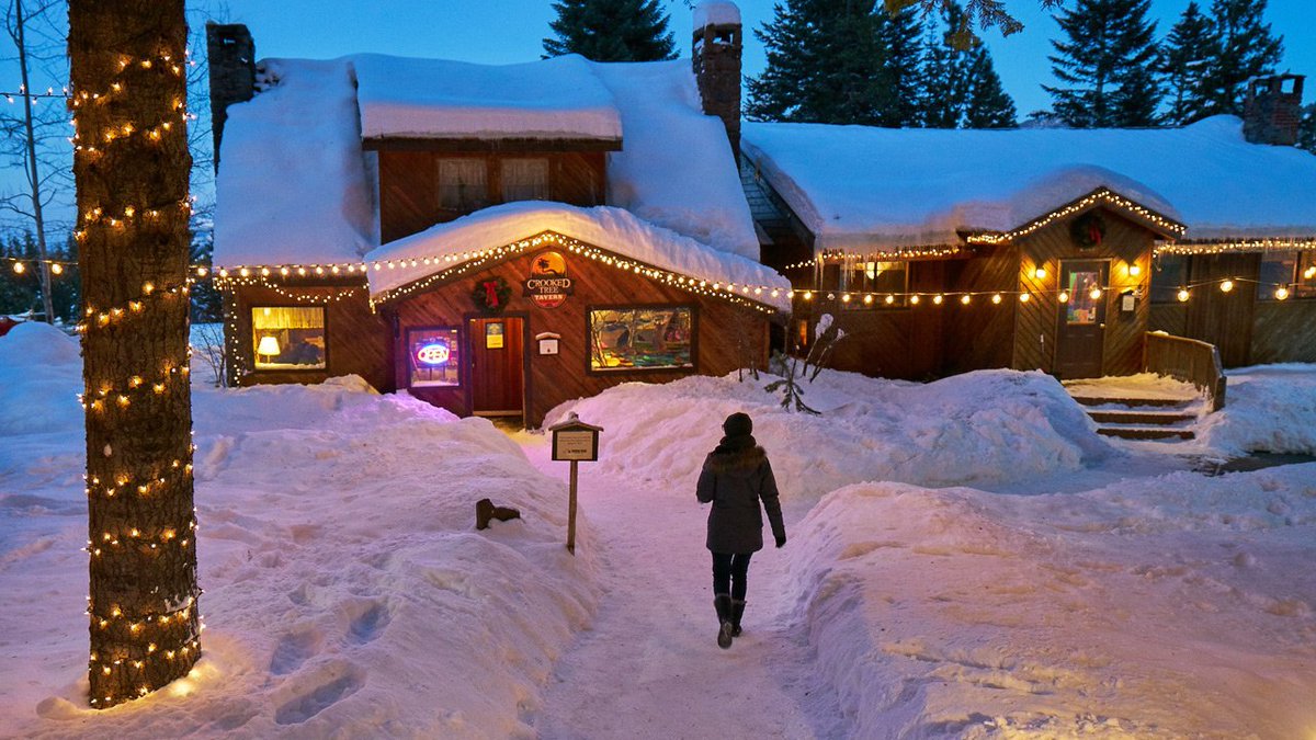 TravelOregon's tweet image. Enough dreaming — and start planning your cozy escape in Oregon. Here are our tips for winter: bit.ly/2QyoXFg
