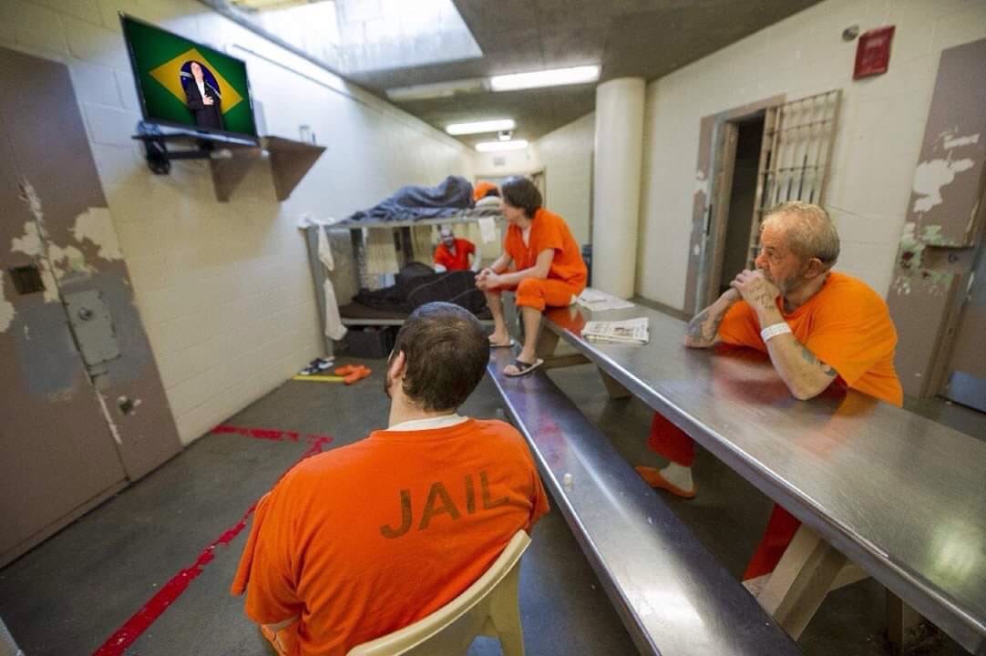 LULA DESDE SU PRISIÓN VIENDO LA TOMA DE POSESIÓN DEL PRESIDENTE JAIR BOLSONARO.
FOTO HISTÓRICA PARA EL MUNDO.