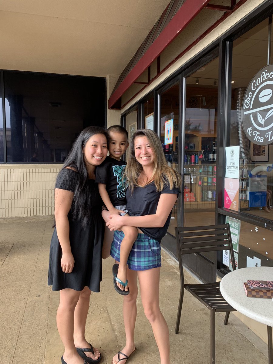hazzz5's tweet photo. so glad we made time to see each other! 💕 @annibebz happy new year and have a safe trip back to Vegas! https://t.co/o6rHtsCk4N