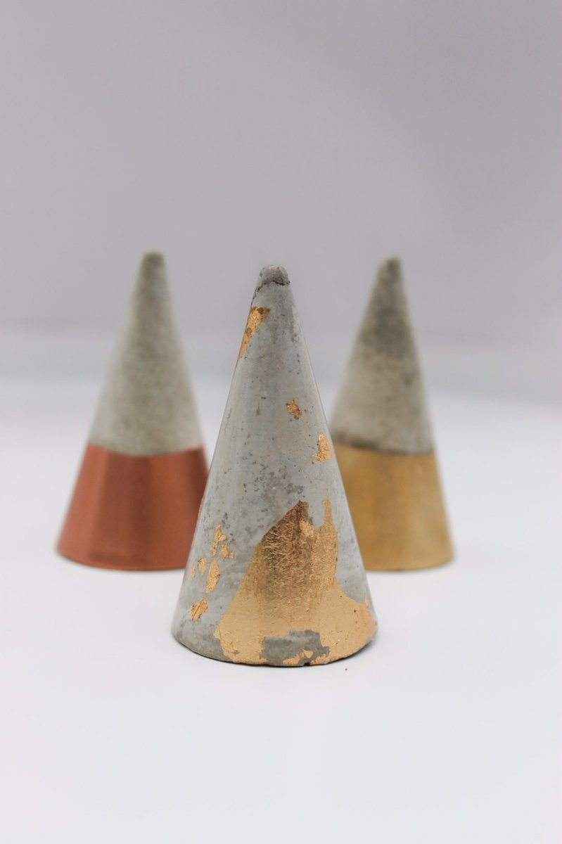 HardwareCraft's tweet photo. New year, new products! ✨These little ring holders will brighten up any dresser and make a lovely little gift✨

https://t.co/DJv6oJk63Y

#uniquegifts #etsyfinds #etsyshop #etsyuk #organiser  #ringholder #concretedecor #cementdecor #decoration #etsymadelocaluk #madeinyorkshire https://t.co/w1q0vxoMzO