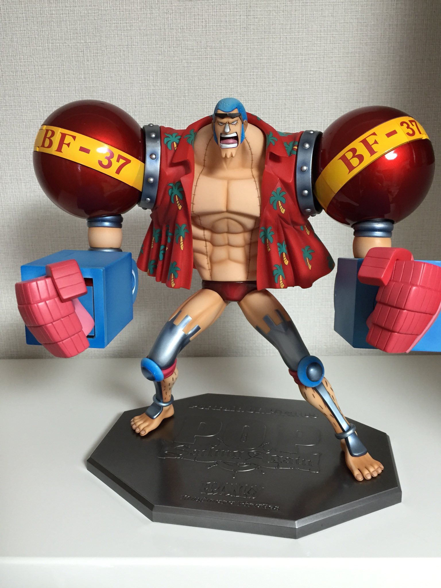 Jin Jinstudio 6万人感謝 皆様おはようございます 今日のワンピースフィギュア 13年8月登場p O P Sa Maximum アーマード フランキー フィギュアとしての楽しみと超合金の面白さがマッチした最上級モデル 僕は期待する セニョールと戦う