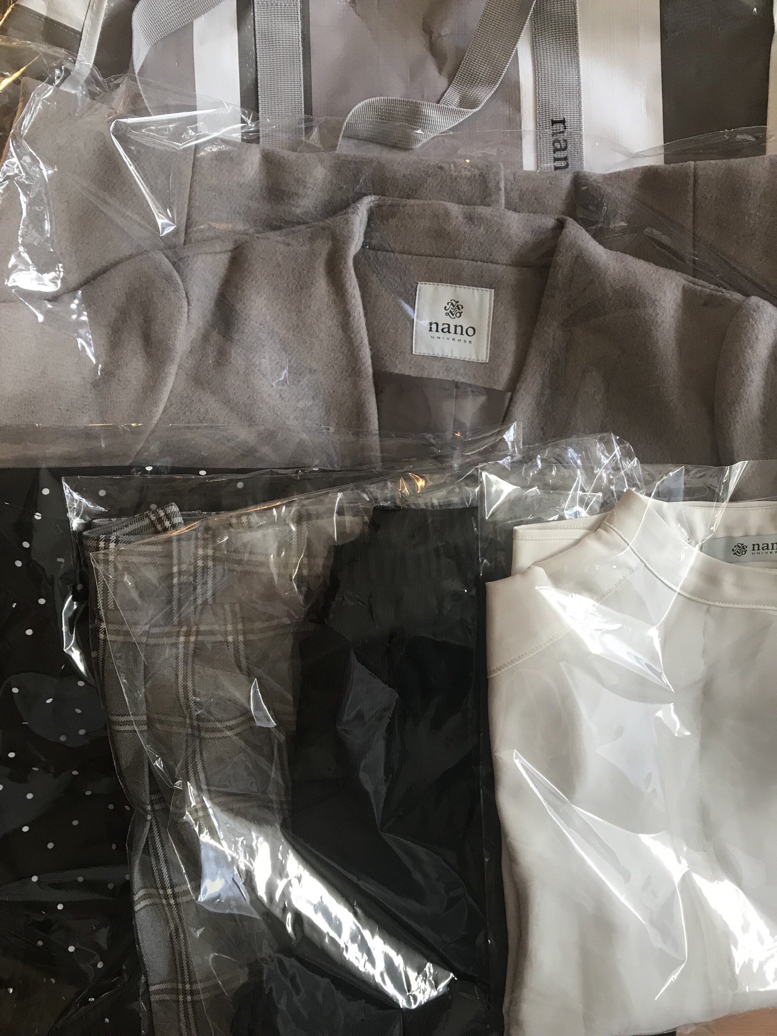 みくり 元旦から仕事だったので 楽天でナノユニバースの福袋かってました 今日届いて早速開封 欲しかったノーカラーコート 入ってて感激 私的には当たりです これで明日の仕事も頑張れる ナノユニバース 福袋 19年福袋 Nanouniverse