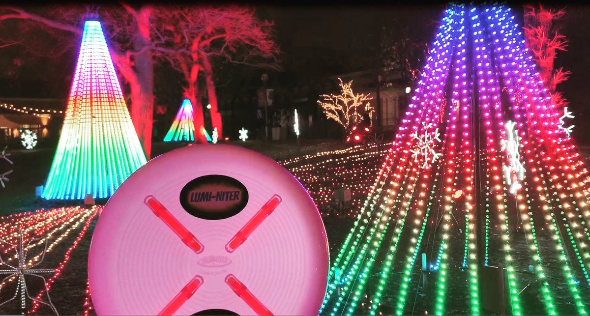 FlitebyNite's tweet photo. Happy New Year!  Hoping that 2019 brings much happiness, joy, and all things glowing and bright!  From everyone here at Xtraordin Air Toys, Inc. thanks for making our year another fabulous one.  #KeepOnGlowing #TheBrighterTheBetter https://t.co/kdw5ajpNSf
