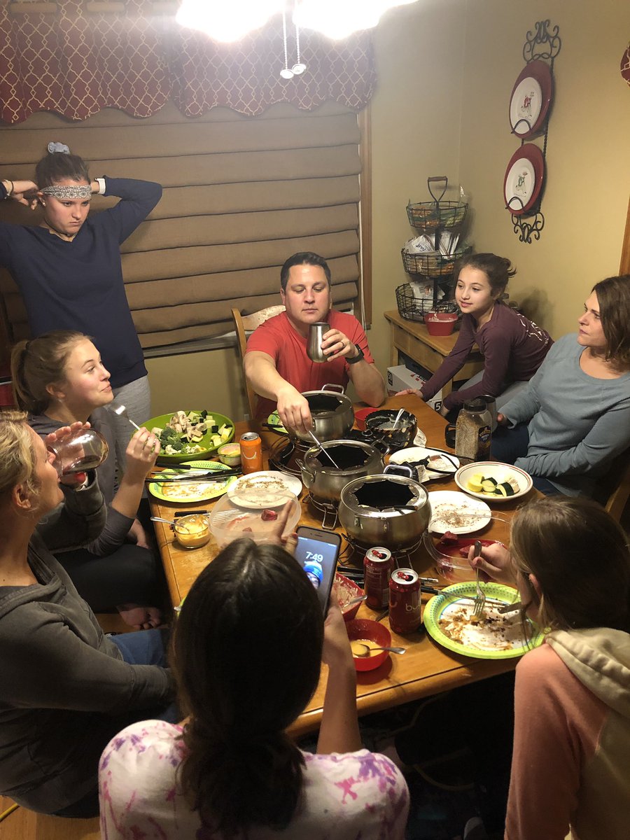 tg33's tweet image. Fondue New Years Day Tradition