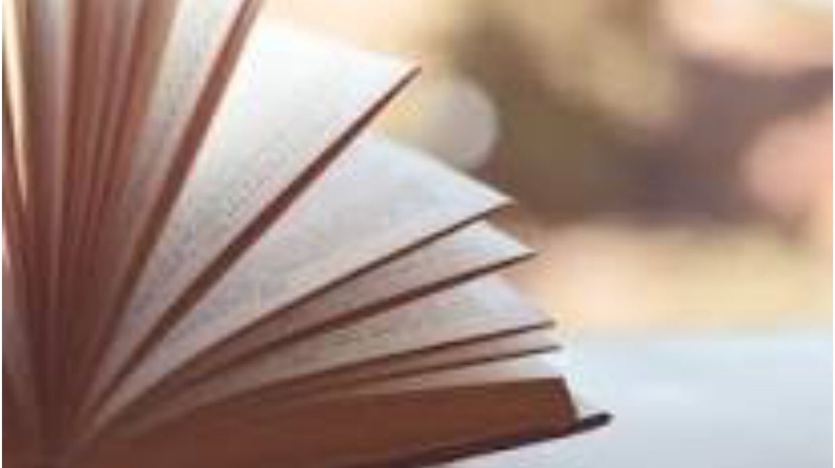 LakesideCover's tweet photo. Best Books of 2018. #bloggerblast #retweetgroup #books #blogger #bookreview #HappyNewYears https://t.co/iayp81p60c https://t.co/g5DsjvLazT