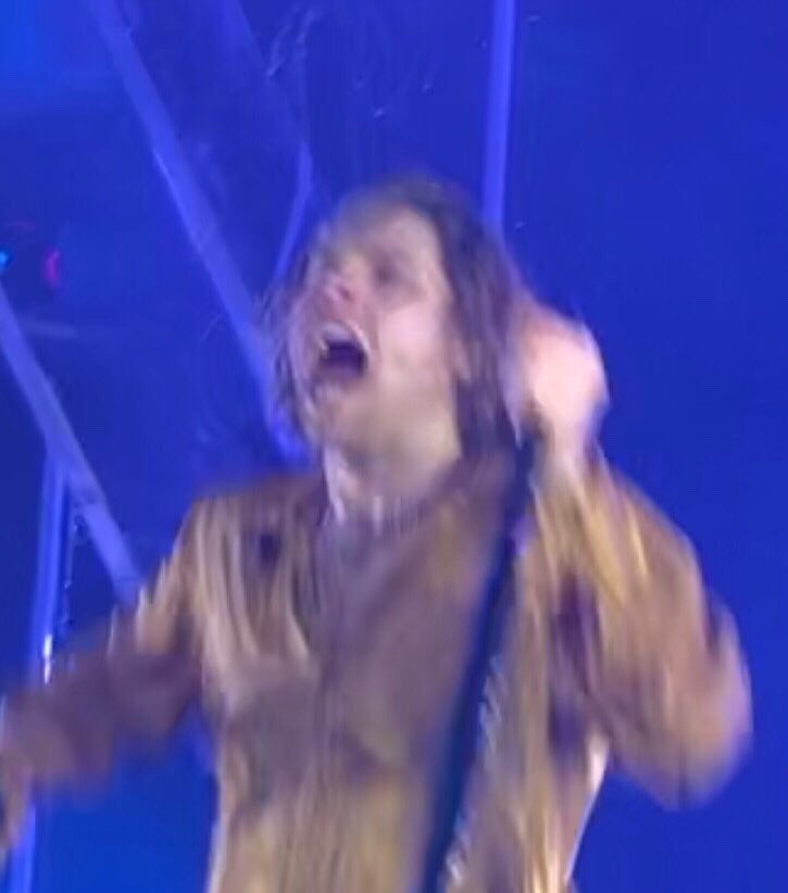 I_ChokeOnCalum's tweet image. Me singing along to Why Won’t You love Me 
@5SOS