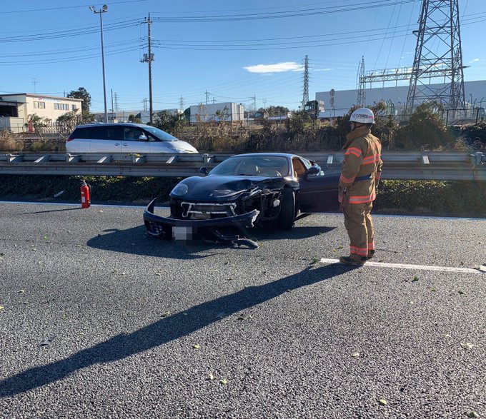 事故 東北道 下り 蓮田sa付近で事故 渋滞 高級スポーツカーが大破してる まとめダネ 事故 東北道 下り 蓮田sa付近で事故 渋滞 高級スポーツカーが大破してる まとめダネ