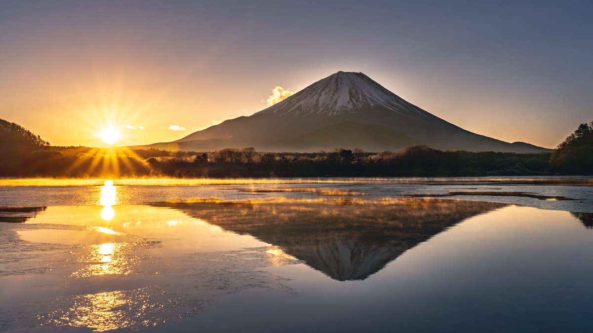 Uzivatel 梶原そうた 富士山写真 Na Twitteru 新年日の出逆さ富士 19年初撮影は良い景色を撮る事ができました 富士山 東京カメラ部 日の出