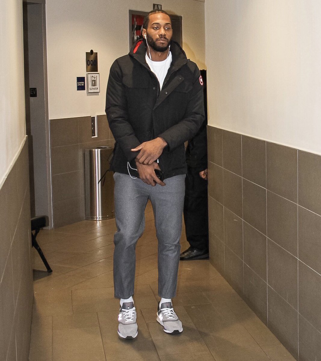 kawhi leonard wearing new balance