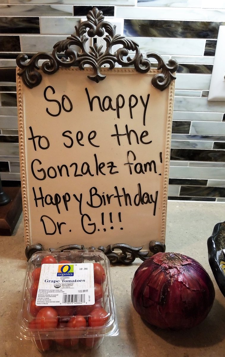KaseinG's tweet photo. I did not have a birthday cake but I have the love of family and fiends. Ah!! I got also some healthy veggies for my healthy meals.
Dr.G
#HealthyLife  #health  #HealthForAll  #cake #disert #dieta 
#dietomorrow https://t.co/bi0gREGBdj