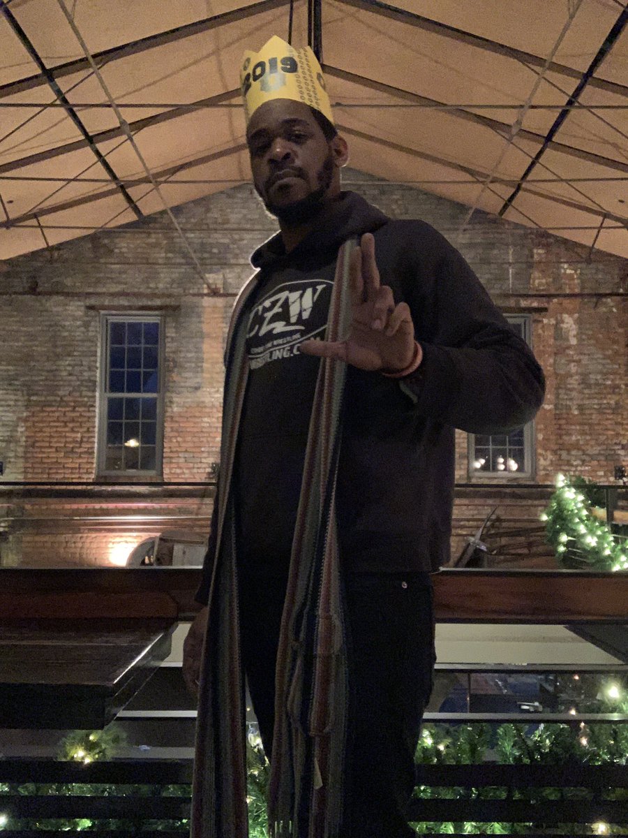 LarryL3g3nd3's tweet photo. Wishing each and every living breathing soul the happiest of happy’s #Overall #LarryTheLegend #cZw #UrbanOutfitters #WoodberryKitchen #Lofting #Lurking #iPhonexR #frontfacingcamera #newDayROCKS https://t.co/MUotWkKkOS