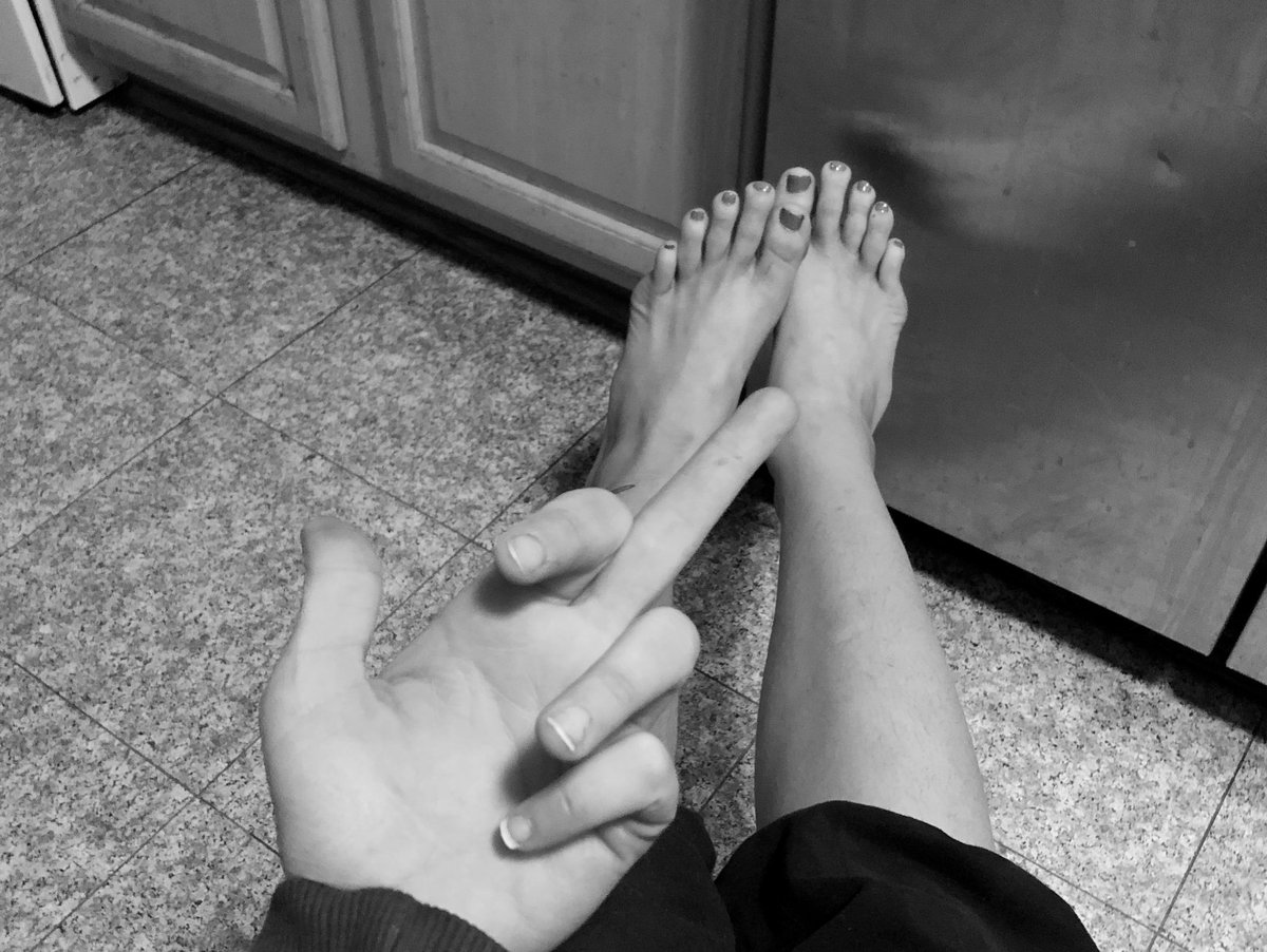 HumiliatrixRose's tweet photo. New year, new you. So pull your head out of your ass &amp; $end. 

#findom #findomfeet #footfetish #footworship #footfreaks #paypig #finsub #cuckold #cei #joi #Sph #cuck #sissy #femdom #humanATM #cashslave #420domme #chastity #betabitch #betacuck @RTfucker @rt2promopig @rtslave_7 https://t.co/2azW53Rl9B