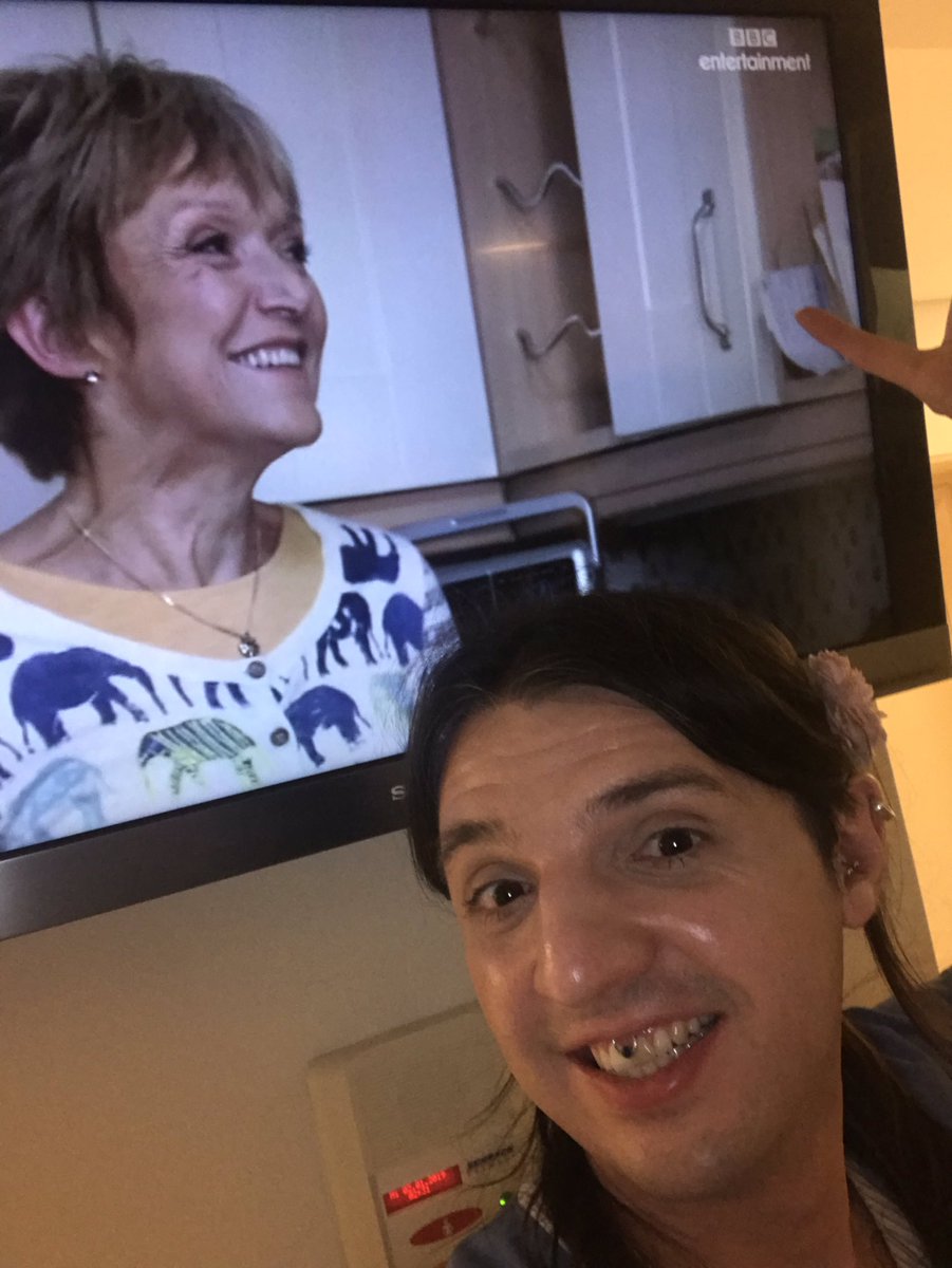 meredithove's tweet photo. 2:30 am and it’s Eastenders time during my shift . #eastenders #bbc #bbcentertainment #nightshift https://t.co/wHtmakscS6