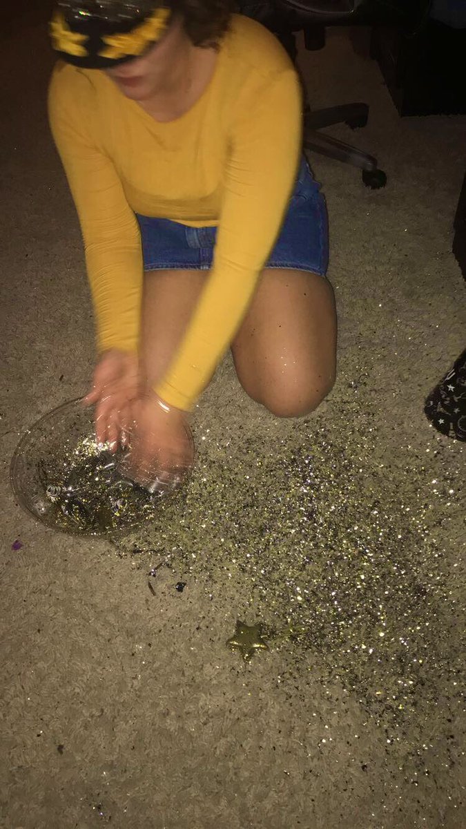 GraceOste's tweet photo. me trying to clean up the messes I made in 2018 before 2019 https://t.co/M0C0D6L5i4