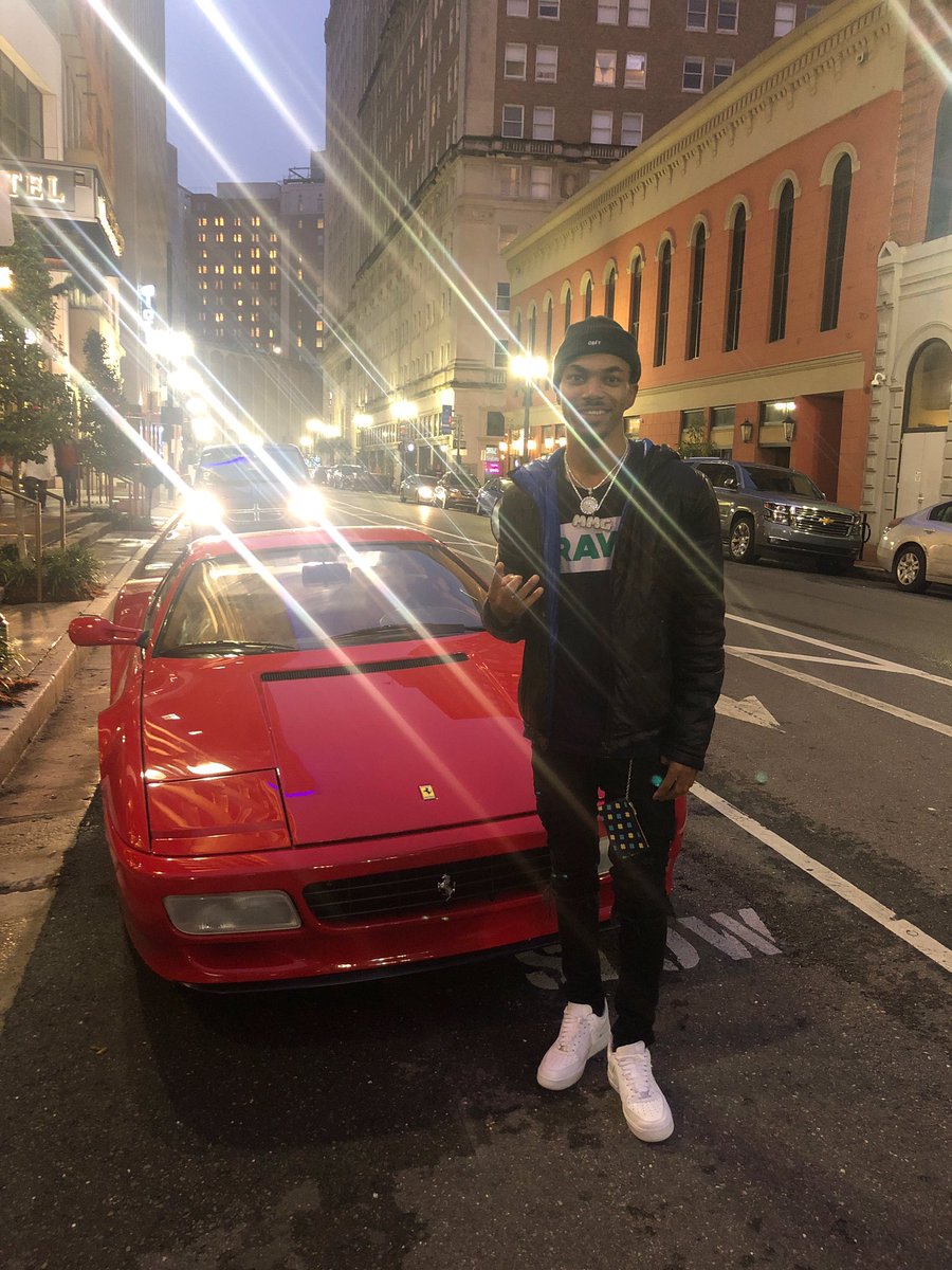 DSRMCEO's tweet photo. Don’t stand to close diamonds kick box 🧳 #DesignerRecordsMusic💼 #MoneyMakingMovement💼 https://t.co/9Cu77XXPgl