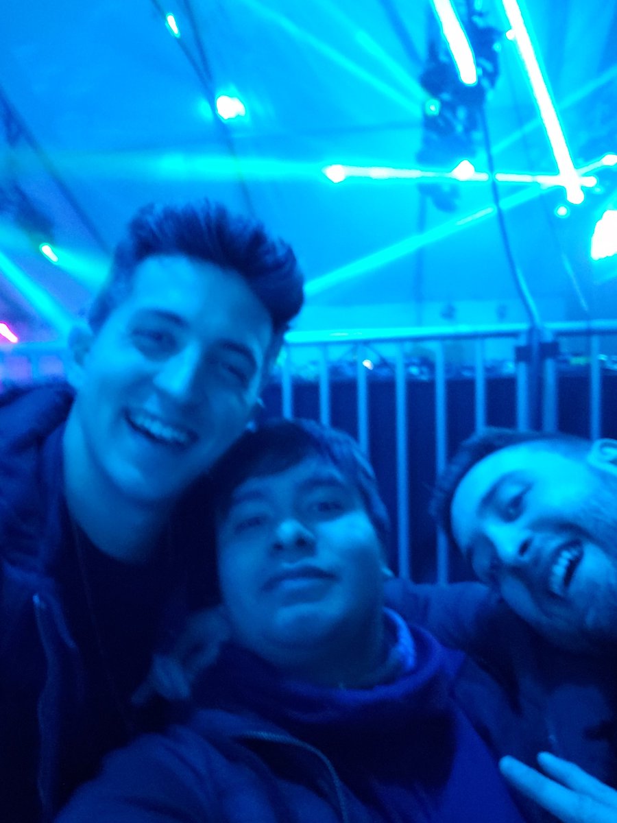 THE_Los22's tweet image. @phantoms can I now be an honorary member of the shutdown squad?  Or at least assistant to the shutdown squad? Absolute pleasure meeting you guys. #shutdownsquad #snowglobe