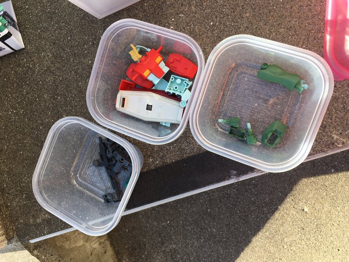 ネモカラージムを作っている。
緑色、もうちょっと鮮やかにしたかったな。なんかジムスナみたいな色に 