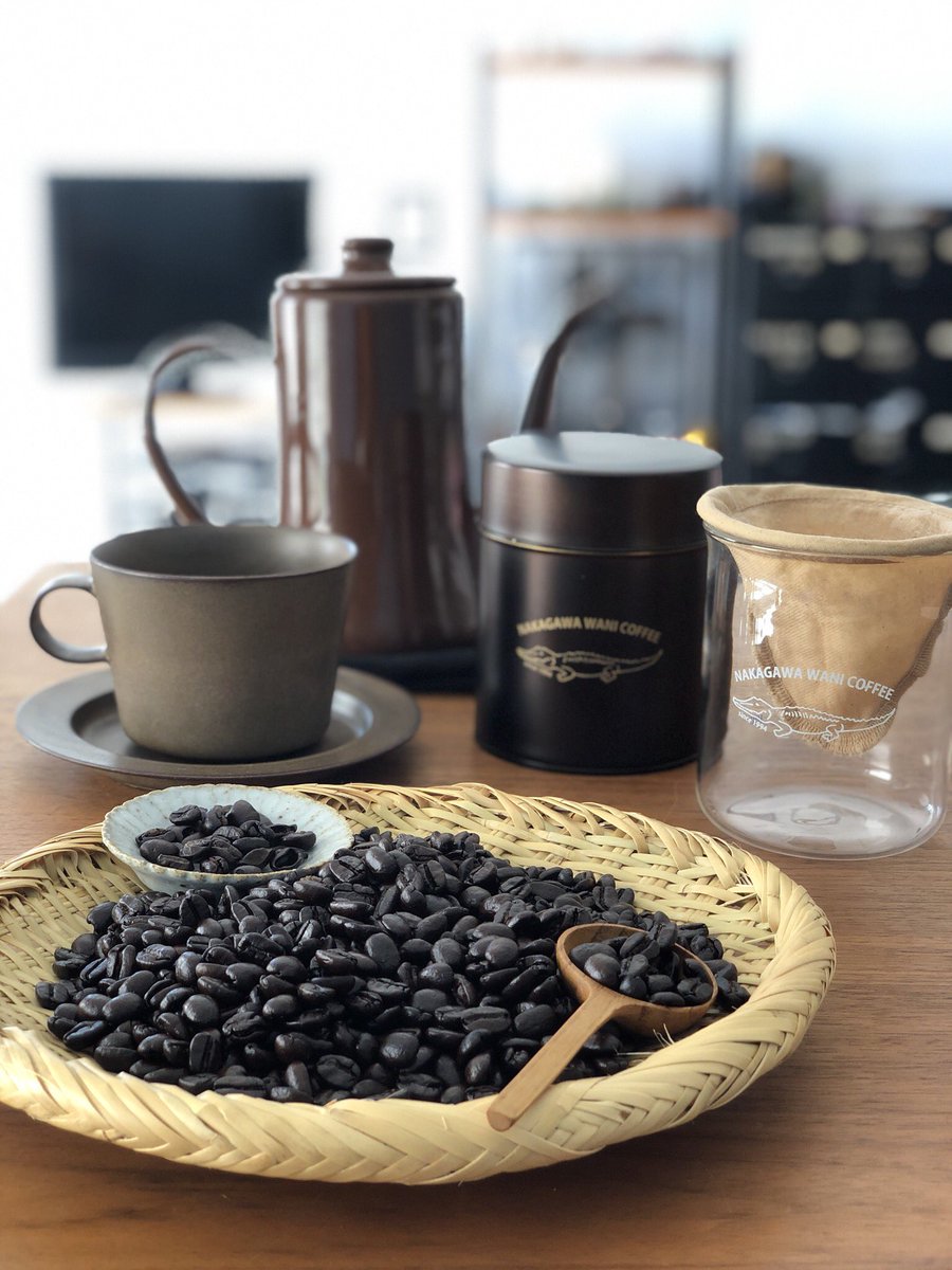 vii's tweet image. あけましておめでとうございます🎍
ついに夫が自家焙煎を始めた2019年、彼はどこへ向かって行くのか見届けようと思います ( ¯ᒡ̱¯ )و 

1度目→激マズ
2度目→普通、コメダよりは美味しい
3度目→あれ？美味しいかも
4度目→美味しい…（new!）