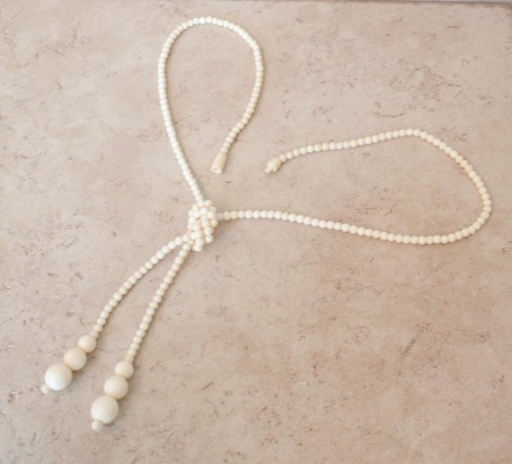 Beaded Lariat Necklace Bone Beads 22&quot; Tassel Off White Cream Color Vintage #FlapperNecklace #LariatNecklace 
$35.00
➤ goo.gl/Qb4cR6