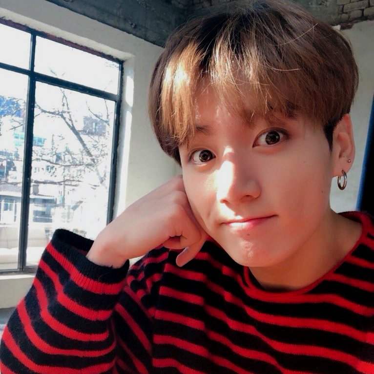 aesthetic_Jeon's tweet photo. —The real man smiles in trouble, gathers strength from distress, and grows brave by reflection. -maine https://t.co/BRVtGiq0Hh