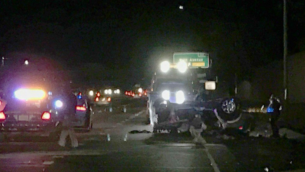 1 killed in rollover crash on Hwy. 50 in Sacramento County bit.ly/2CJnAvv