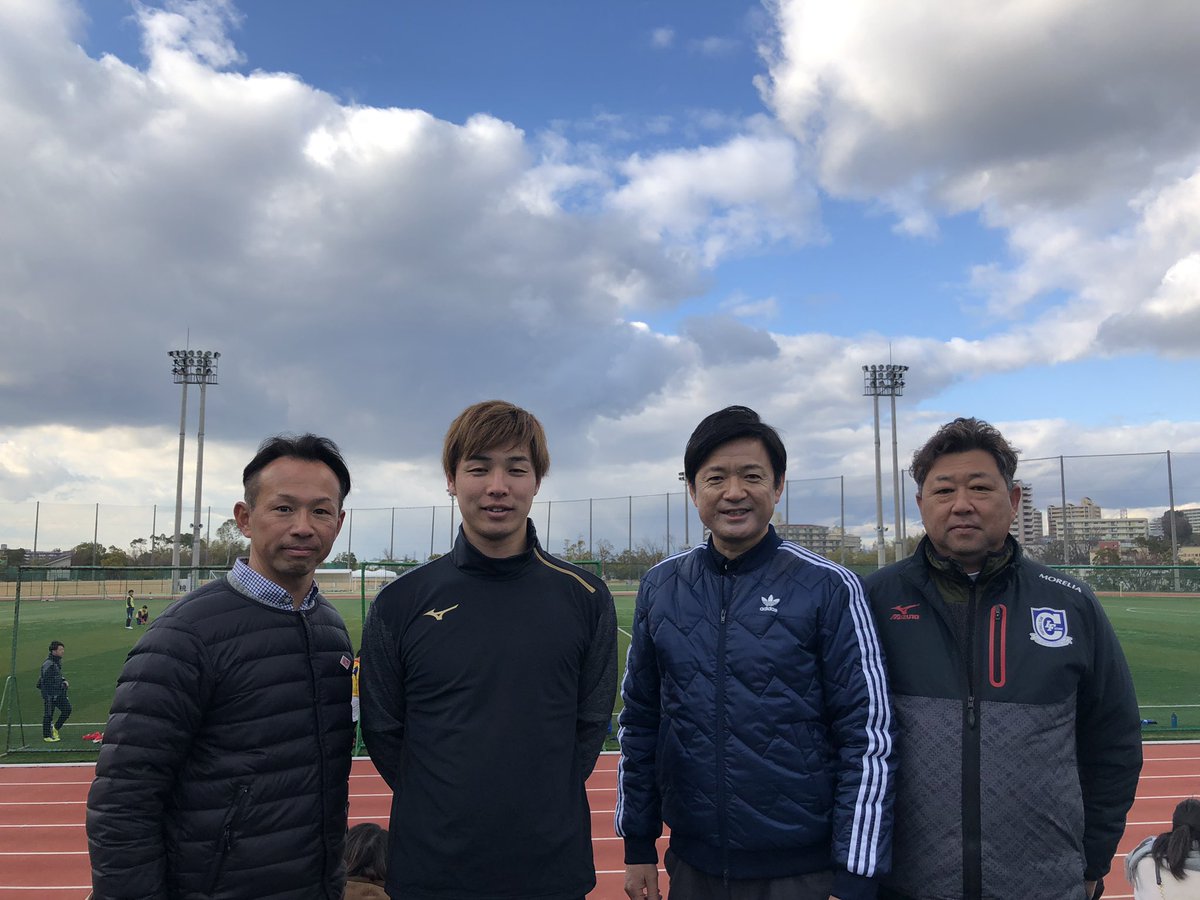 森 和臣 和泉fc初蹴り 和泉fcob現役jリーガーのアルビレックス新潟 9河田篤秀選手 初の和泉市出身 も参加 和泉fc 藤原監督とは 幼なじみの同級生で石尾中学校で一緒にサッカー部に所属してました 河田選手はじめ和泉fcの皆さん 今年も頑張って下さい