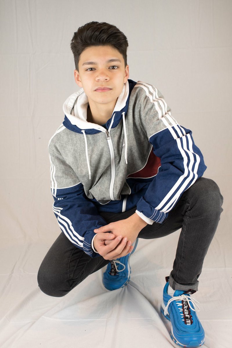 BrandonTyLising's tweet photo. Ready for 2019! Happy New Year everyone! 🎉 #HappyNewYear2019 #MonstersKidCastNominee #MonstersOfHipHop #MOHH #letsgo https://t.co/QahpIbVZoS