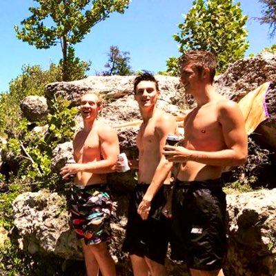 zack_zamora's tweet photo. #Thenewthrowbackprofilepic https://t.co/nc9OYV89ZJ
