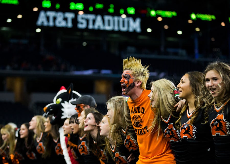 ICYMI... 

Attendance for <a href="/uiltexas/">Texas UIL</a> state football championships rose 🏈⬆ again in 2018; Longview-West Brook crowd ranks top 5 all-time

✍: <a href="/DMNGregRiddle/">Greg Riddle</a> | #txhsfb

Read more here 👉 bit.ly/2EK21gB