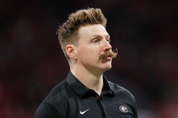 unfiltereddad's tweet photo. Every college football team's strength and conditioning coach either looks like Iowa's or Oregon's coach. There's no inbetween. #yeahIworkout https://t.co/3vyQDqKxDb