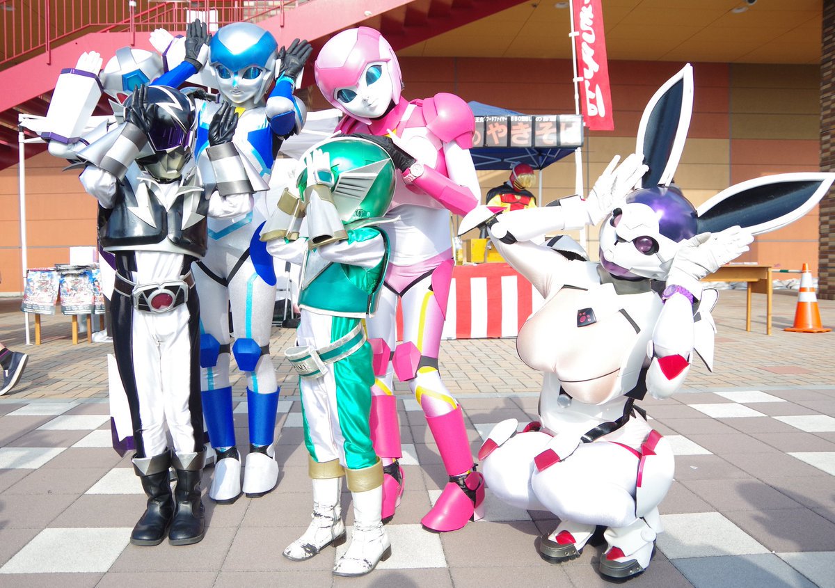 offbbqred's tweet image. ヒーローショー？
東映さん、円谷さんにおまかせします。
グリーティング？
ディズニーさんにおまかせします。

私はひたすら、やきそばを焼く☆