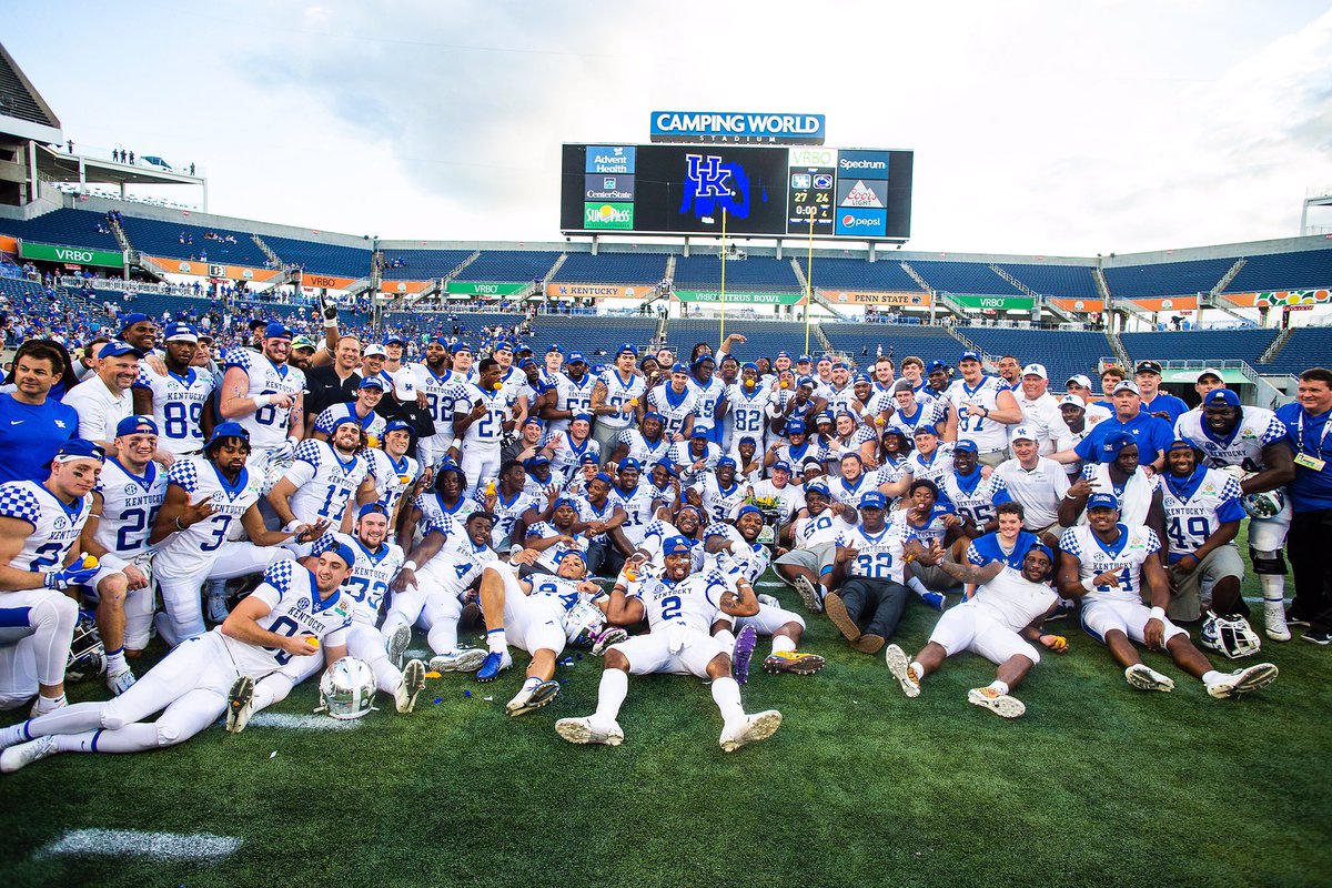 Mark Stoops tweet media