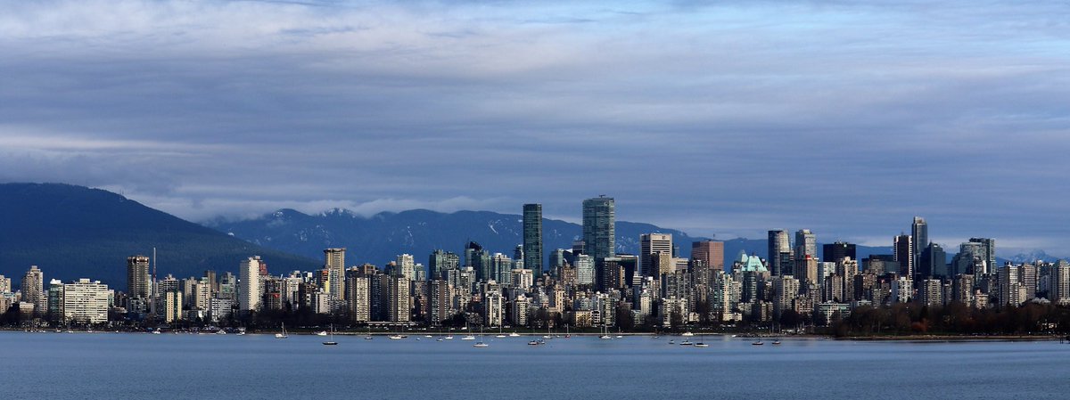Vancouver skyline on the first day of the new year. #vancouver #canada @CityofVancouver @HelloBC #vancouverskyline @AvgeekJoe @kadonkey @Snugbucket @morganaviatalex @GordonMercedes9 @rogerbaileyuk @jetcitystar #cityscape @MyVancouver