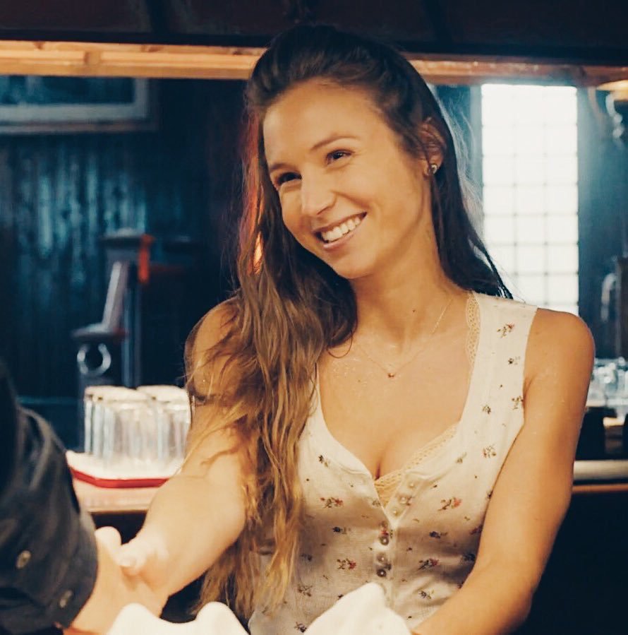 Day 95 without  #WynonnaEarp   It's 20biteen and here's our beautiful bi Waverly Earp
