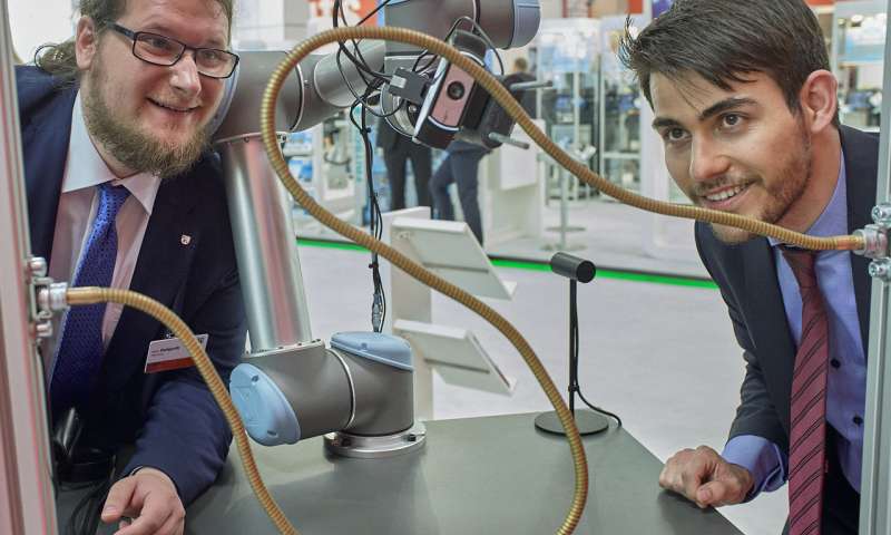 techsavvys's tweet image. Using ablation to examine the structure of artificial neural networks 

Know more @https://techxplore.com/news/2018-12-ablation-artificial-neural-networks.html

#newtechnology #artificialnueralnetwork #neuralnetwork #researchteam #neuroscience #neurosciencetechniques #science