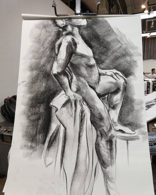 BWolfSpirit's tweet photo. 5, 10, and 15 min sketches from figure drawing class.
#nudity #Figuredrawing #malemodle #studies #charcoal #newsprint https://t.co/tEbdUl5Hrl