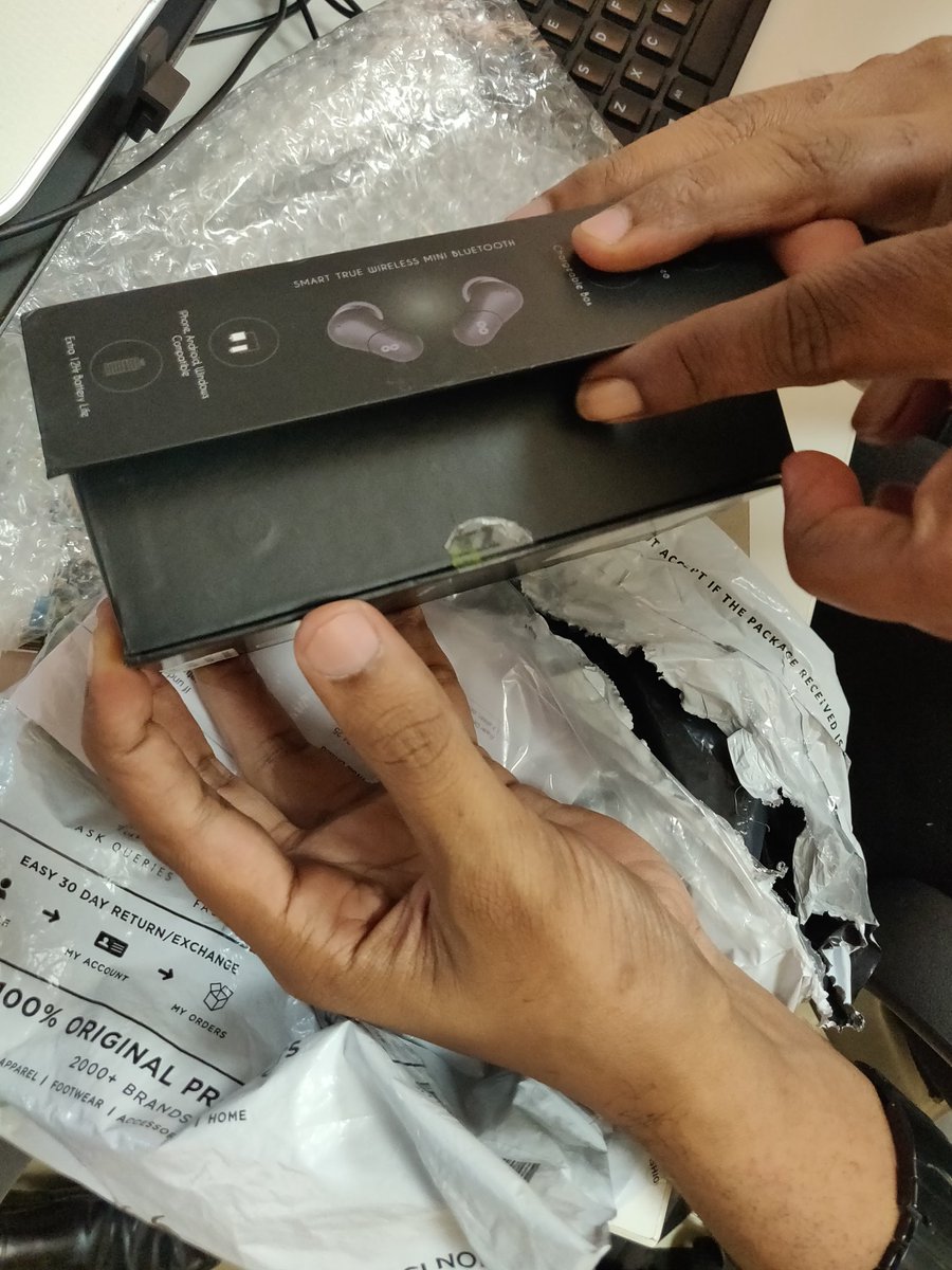 kabeer_khan94's tweet photo. I've ordered #crossbeats Bluetooth Earbuds in @myntra. I have received an empty box. There was no proper support from @MyntraSupport
#worstdeliveryservice #nopropersupport https://t.co/9ZzC3RGkWx