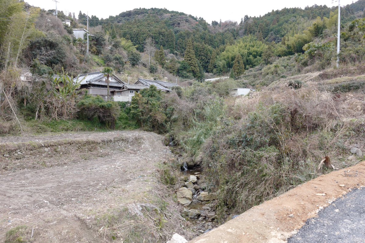 池田 泰延 Ikeda Yasunobu こんな片田舎に 和歌山県の下道で1番長いトンネル 鏡石トンネル を作るらしい 何十年も前から夢物語と思っていたけど 本当に実現する日がやってくるとは とはいえ 小さい頃に遊んだ景色が整備されていくのは寂しいものだ 池田 泰延 Ikeda Yasunobu こんな片田舎に 和歌山県の下道で1番長いトンネル 鏡石トンネル を作るらしい 何十年も前から夢物語と思っていたけど 本当に実現する日がやってくるとは とはいえ 小さい頃に遊んだ景色が整備されていくのは寂しいものだ