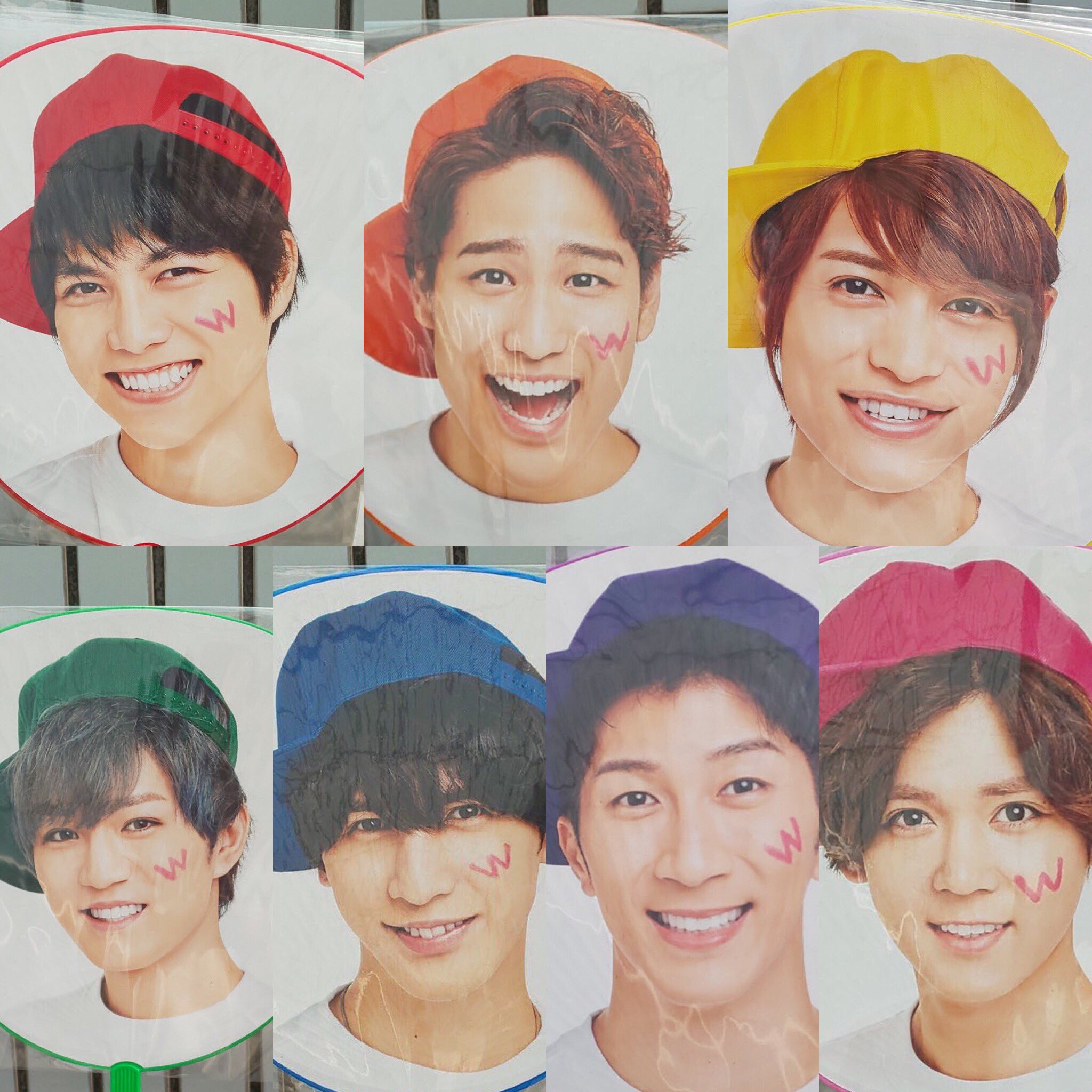 ジャニーズWEST WESTV うちわ 美品多数WESTꓸ(ジャニーズWEST) 公式