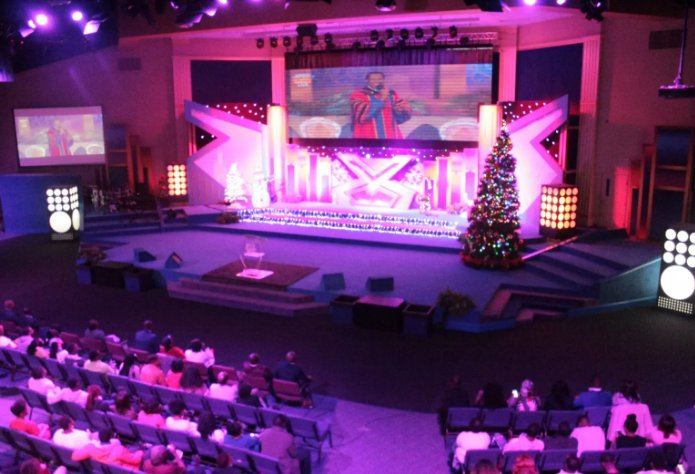 christemb_usa's tweet photo. Christ Embassy Texas Zone gathered together for the 31st December New Years Eve Service Live with Pastor Chris!
#CEtxzn1 #YearOfLights #31stWithPastorChris #Dec31Service #NewYear #HappyNewYear #NewYearsEve #NewYearEveServiceWithPastorChris #FALA2018 #FALF #PastorChrisOyakhilome https://t.co/IXcx5IxM70