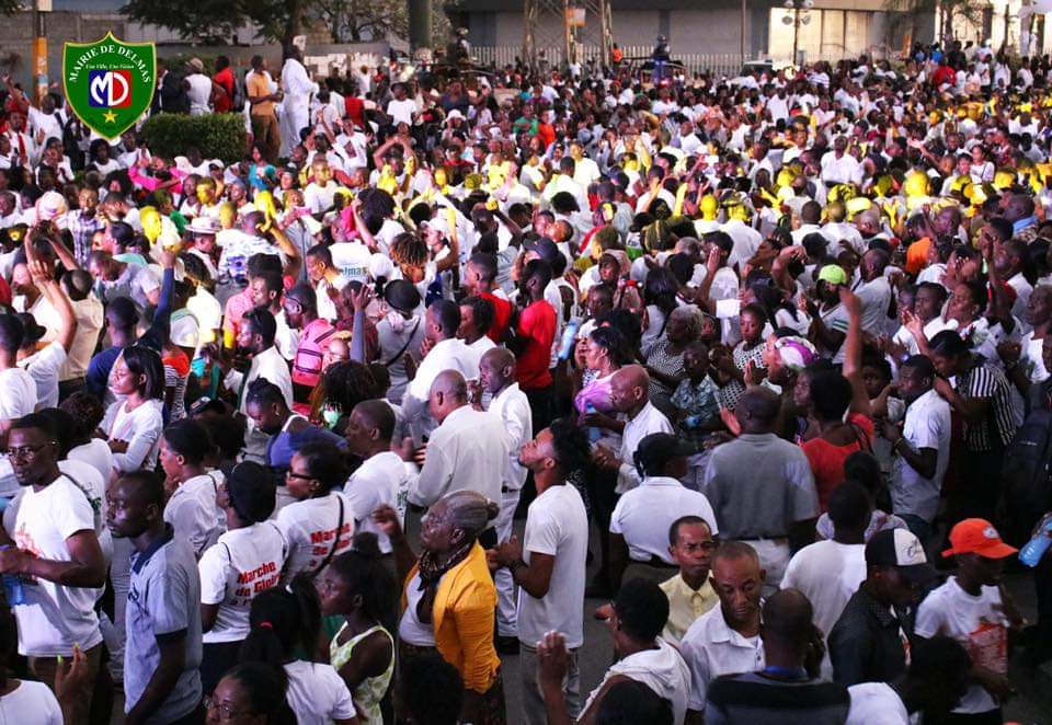 WilsonJeudy's tweet image. [ PHOTOS ] : MARCHE DE GLOIRE A L'ETERNEL / ROUTE AEROPORT (DELMAS) 1ER JANVIER 2019.