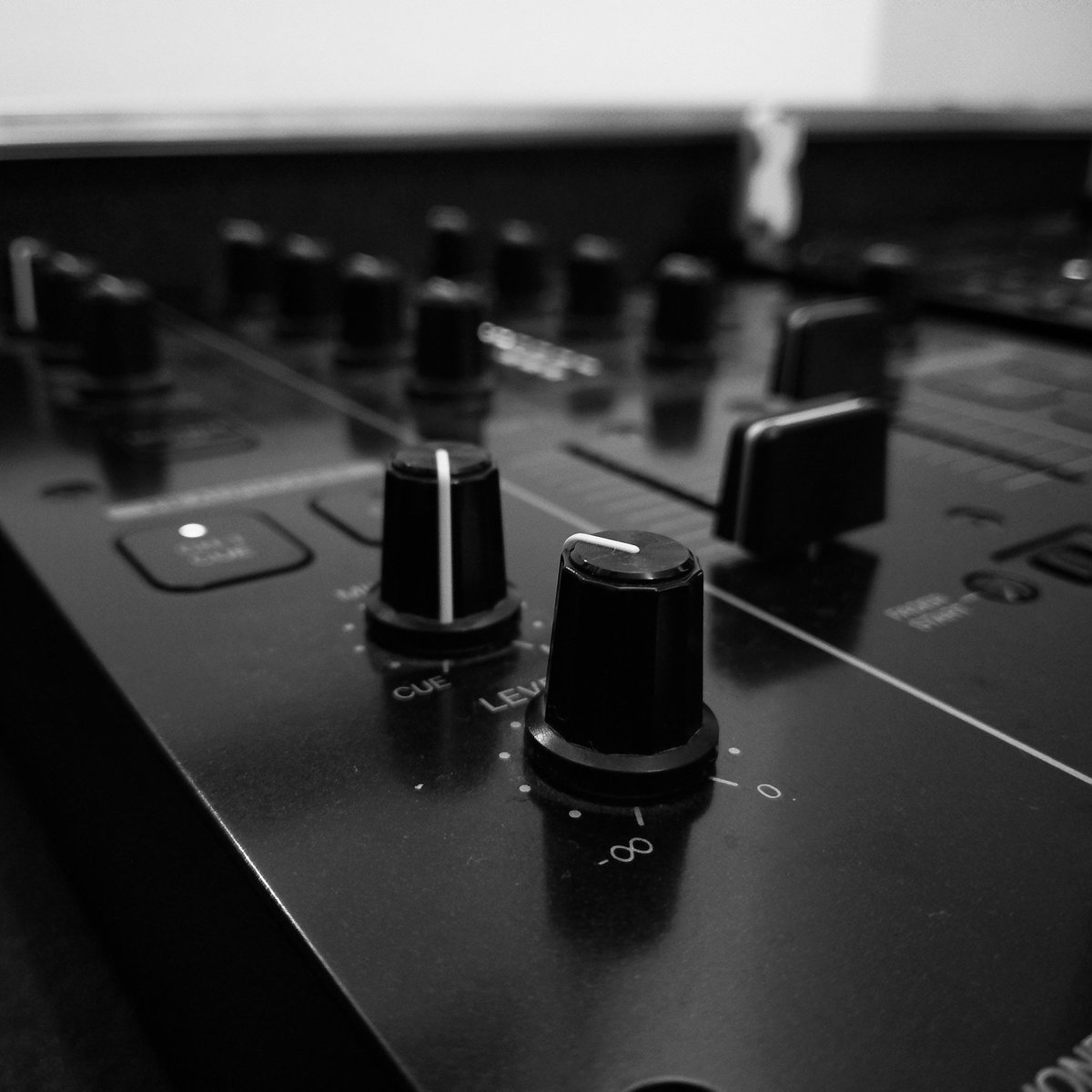 djleandromusic's tweet photo. Back at it once again....  recording the first #ColorsOfHouse radio show for 2019!

Episode 332 is coming your way! 

https://t.co/z4ziOWUWDE

#djleandro #housemusiccyprus #house #deephouse #deep #musicvibes #musicproducer #techhouse #tech #housemusic #afro #afrohouse https://t.co/E9gB6JDHsH