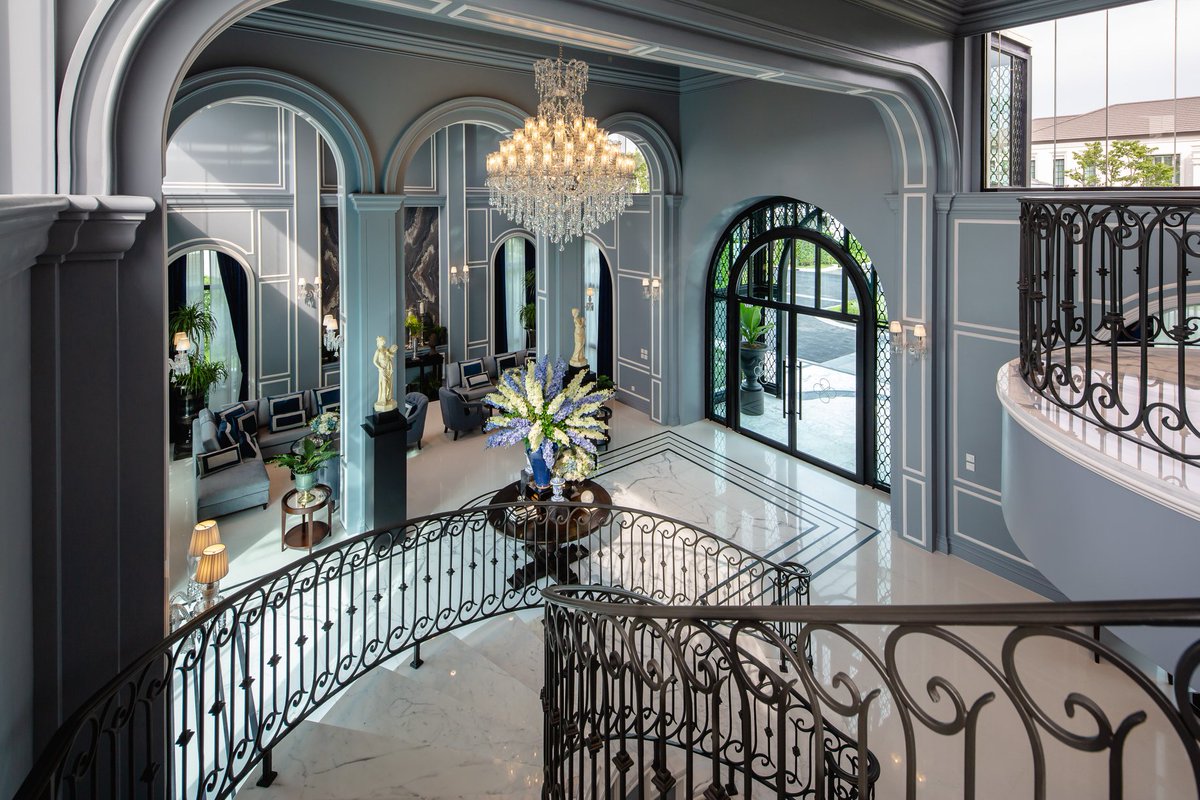 SansiriPLC's tweet photo. #SansiriIconicDesign ‘บ้านแสนสิริ พัฒนาการ’ โครงการบ้านเดี่ยวระดับ Super Luxury ล่าสุดจากแสนสิริที่ได้แรงบันดาลใจจากศิลปะแบบ Regency Style มาผสมผสานให้เข้ากับไลฟ์สไตล์ของคนเมือง และทุกฟังก์ชั่นจะต้องใช้งานได้จริงเพื่อให้เกิดความลงตัวในการอยู่อาศัยมากที่สุด #Sansiri #BaanSansiri https://t.co/W90TFHEx8a