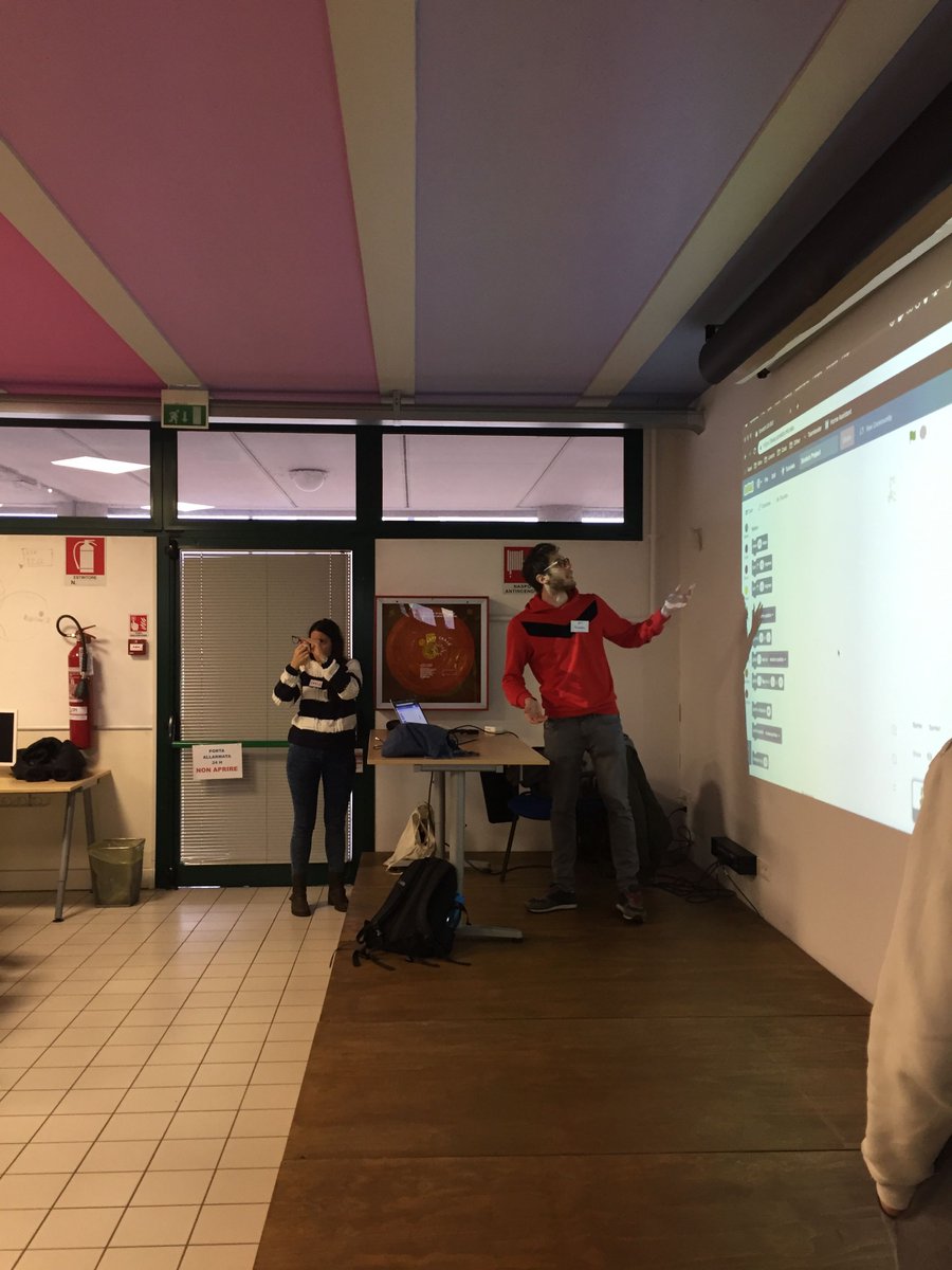 coderdojopd's tweet image. Come sono tutti #attenti ... ma a chi ? .... ahh #Andrea
#CoderDojoPD #TalentLAB