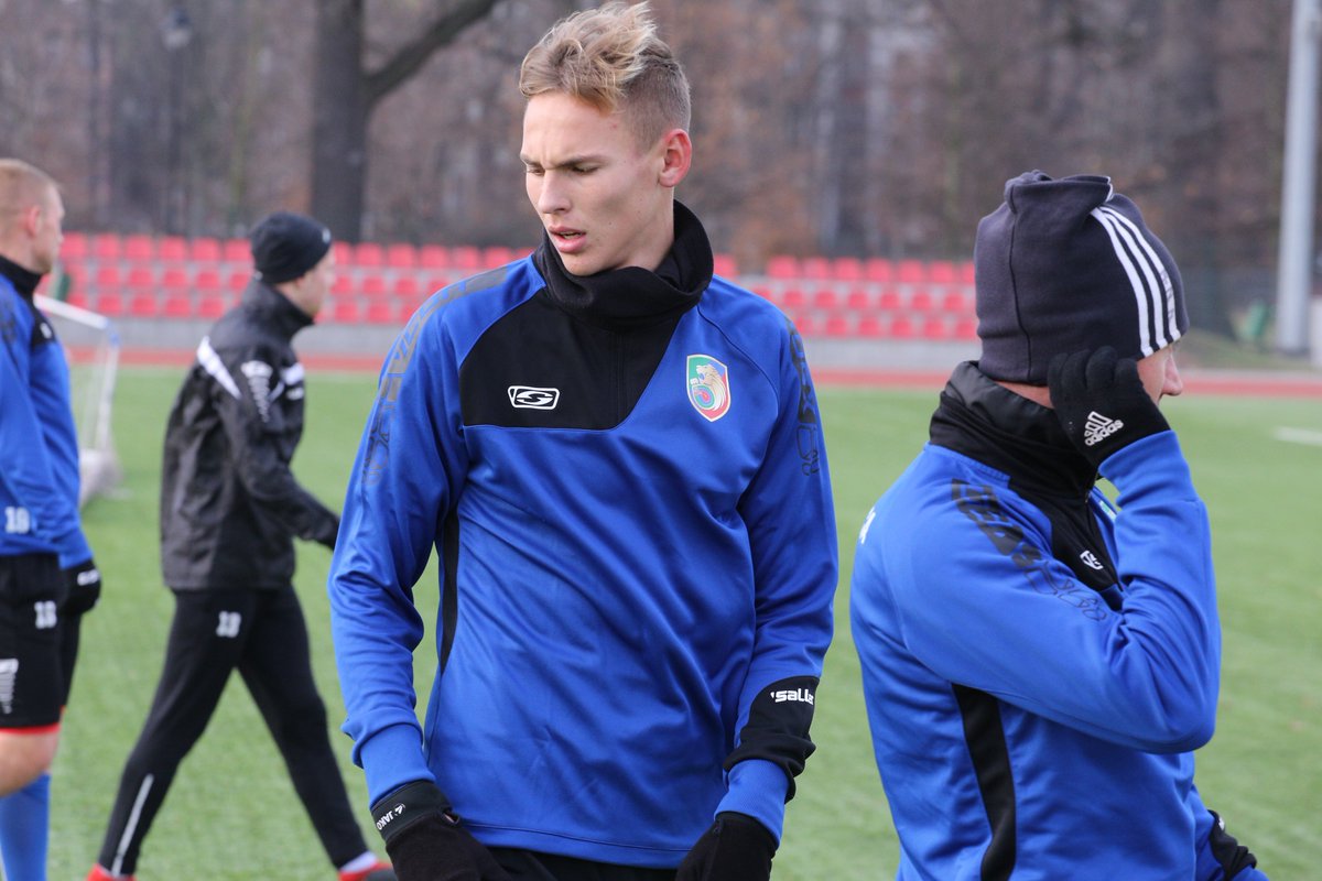 MiedzLegnica's tweet photo. Zapraszamy na krótką rozmowę z Rafałem Adamskim, który niedawno podpisał swój pierwszy profesjonalny kontrakt w Miedzi Legnica! 17-letni napastnik nie ukrywa, że aby być w pierwszym zespole musiał mieć szczęście i bardzo dużo pracować.

https://t.co/6CJMijMAXp https://t.co/iUGz1XgLMN