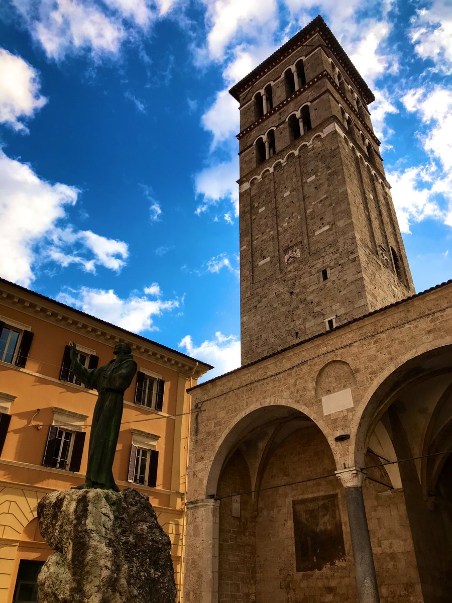 Il mio 2019 lo comincio con una visita nella deliziosa e medievale #Rieti, una delle più sottovalutate cittadine di provincia d’Italia 🇮🇹 eppure....