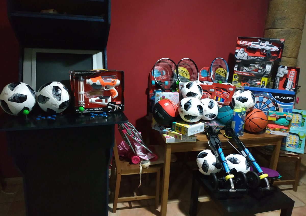 HadeoD's tweet photo. Reto conseguido 💪💝!! Gracias a vuestras donaciones más de 57 niños tendrán un regalo para Reyes 🎁!! En colaboración con el Proyecto Abraham 🤗! MIL GRACIAS 🤩
#UnJugueteParaTodos
https://t.co/gxRAhAnJae
#Hadeo #Destiny2 #PorLaSonrisaDeMuchosNiños #Ilusión #Regalos #Navidad https://t.co/RUdc3ck7ap