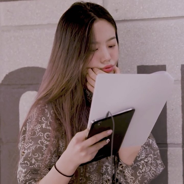aesthedol's tweet photo. Gyuri packs🌸
#janggyuri #fromis_9 #fromis_9aesthetic #aesthetic #kpoppack https://t.co/gfzDw7QSCZ